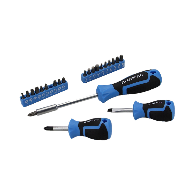 الأدوات الأساسية للكهربائيين للمحترفين: تطبيق وقيمة مجموعة المفكات المعزولة الأدوات الأساسية للكهربائيين للمحترفين: تطبيق وقيمة مجموعة المفكات المعزولة