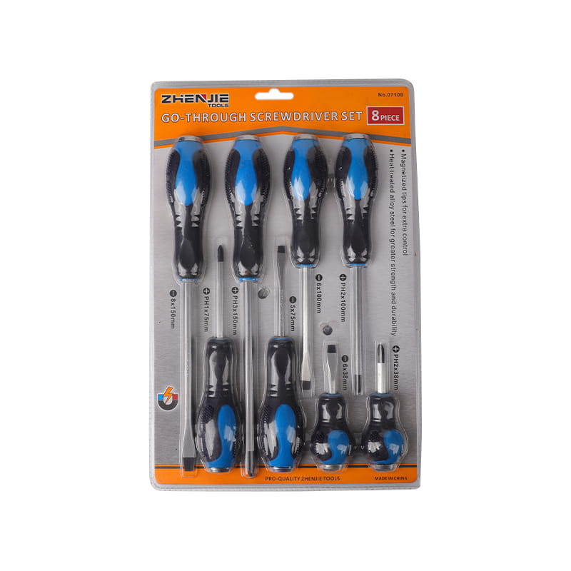 الأدوات الأساسية للكهربائيين للمحترفين: تطبيق وقيمة مجموعة المفكات المعزولة